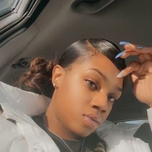 Meet your Posher, Ashley